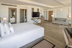 JA Beach Hotel, Dubai