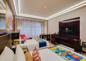 NagaWorld Hotel & Entertainment Complex