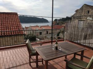 One-Bedroom Apartment with Terrace and Sea View room in Apartment Saul