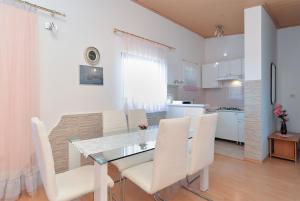 Apartments Peroj 959 