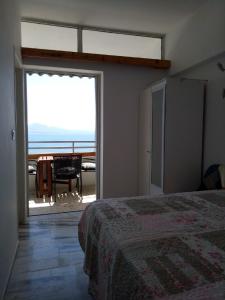 Atlas Apartment with Private Beach and SeaView Korinthia Greece