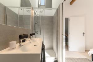 Maisons de vacances Le Moulin de Dingy - House with 6 bedrooms & swimmingpool 20 mn from Annecy : photos des chambres