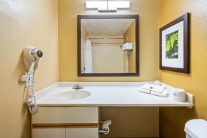 Studio with 2 Double Beds - Non-Smoking room in Extended Stay America Suites - Washington DC - Reston