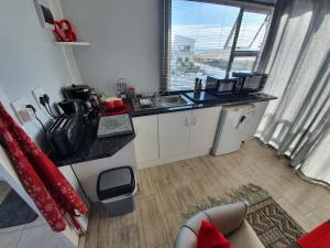 Atlantic Studio - Compact unit with Sea Views