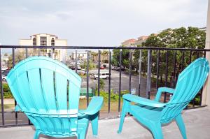 HOLIDAY TOWERS 405, OCEAN VIEW 2BR. CLOSE TO BOARDWALK, WiFi. in Myrtle Beach