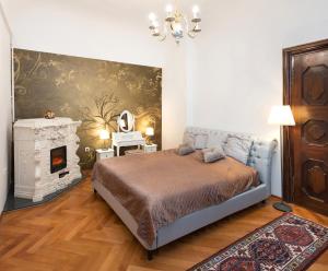 Codelli Deluxe Fresco City Centre APP With Balcony