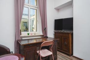 Bright and Calm Classic Wawel Castle Apartment