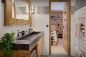 Chalets Chalet Sabaroc - OVO Network : photos des chambres