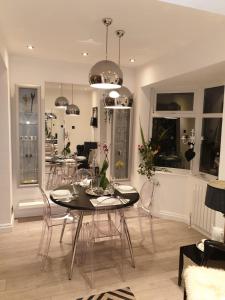 Luxury 5* Home with Secret Garden and Free Parking