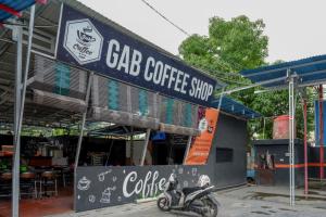 RedDoorz @ Hotel Bumi Palupy