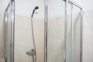 Amazing 1BR Apartment at The Wave Kuningan By Travelio