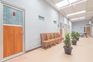 RedDoorz near Alun-Alun Garut