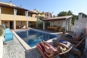 Villa Ulika - 3 apt for 4 persons