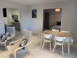 Appartements Boost Your Immo Six Fours Les Plages le Mistral 252 : photos des chambres