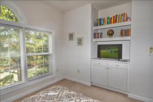 433 Cypress Bend condo