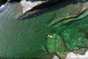 Wild Valley Tiny Escape