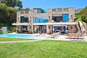 Ferienhaus Fantástica casa con gran piscina y jacuzzi Ojén Spanien