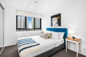 Ocean View 2-Bed with Pool, Sauna, Gym and BBQ