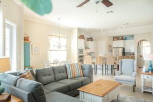 Three-Bedroom House room in Oceans 10 home
