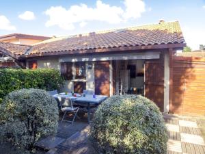 Maisons de vacances Holiday Home lotissement Les Rives de Capbreton by Interhome : photos des chambres