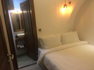 Budget Double Room room in Mets Boutique Hotel