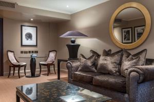 Junior Suite room in Radisson Blu Edwardian Heathrow Hotel & Conference Centre London
