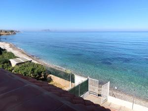 Sfondo Blu Villa sul mare