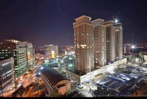 Morgan Suite BGC across5 Venice Canal Mall free Pool gym