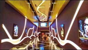 Morgan Suite BGC across5 Venice Canal Mall free Pool gym