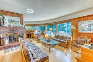 The Bridge and Balcony