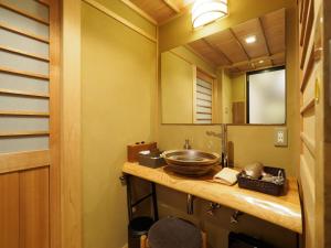 100 years old traditional Kyoto Machiya townhouse - Ks Villa