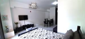 Pico de Loro Jacana B