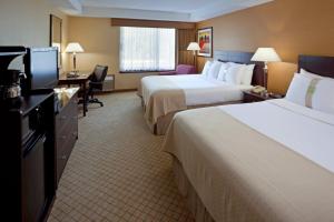 Executive Queen Room with Two Queen Beds - Non-Smoking room in Armoni Inn & Suites