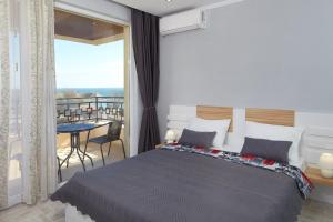 Nikos Sea View Apartments Deluxe