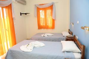 Studio (3 Adults)