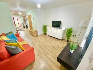 Spacious 5 bed townhouse Manchester, Salford Qauys - Two Bedroom with Parking