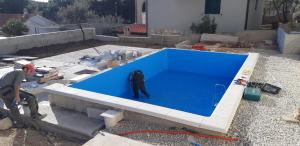 Dandy apartment with pool 2 bedrooms