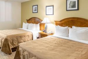 Economy Queen Room with Two Queen Beds - Non-Smoking room in Quality Inn Keystone near Mount Rushmore