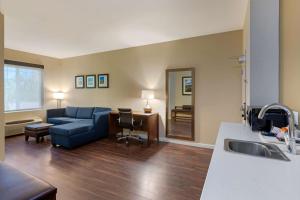 Comfort Inn & Suites Near Ontario Airport