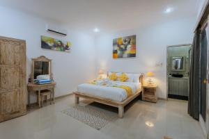 Villa Cathy, Seminyak - Private 3 Bedroom Pool Villa!