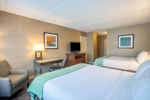 Standard Queen Room with Two Queen Beds room in Holiday Inn South Kingstown-Newport Area an IHG Hotel
