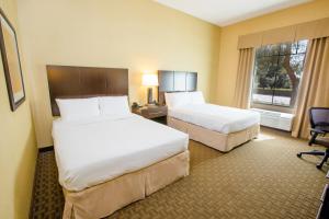 Queen Room with Two Queen Beds with Roll-In Shower room in Holiday Inn Phoenix/Chandler, an IHG Hotel