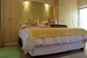 Somerset West Self Catering Vacation Rental - Experience the Best of Cape Town - Wine, Golf, Sea