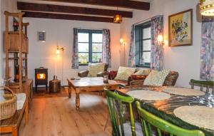 Lovely Home In Humble With Kitchen