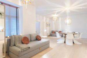 Exquisite apartment, most convenient location, Apt 5.