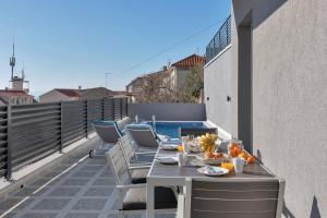 Apartment Lotte with private pool in the city center!