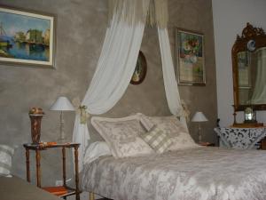 B&B / Chambres d'hotes Le Petit Chateau : photos des chambres