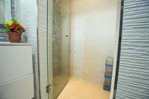 Luxury Beach Apartment - Romantic Weekend Getaway