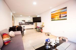 Luxury Beach Apartment - Romantic Weekend Getaway