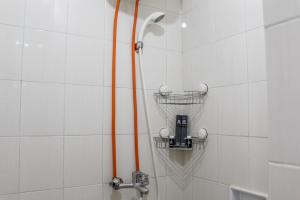 Comfy and Strategic Studio Signature Park Grande Apartment By Travelio